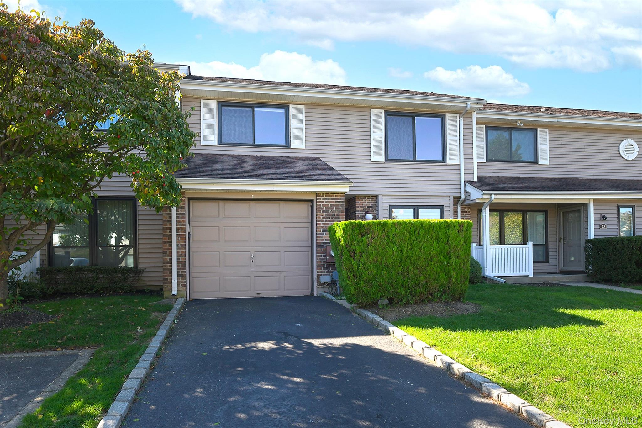 56 South Pond Lane – For Rent photo 2