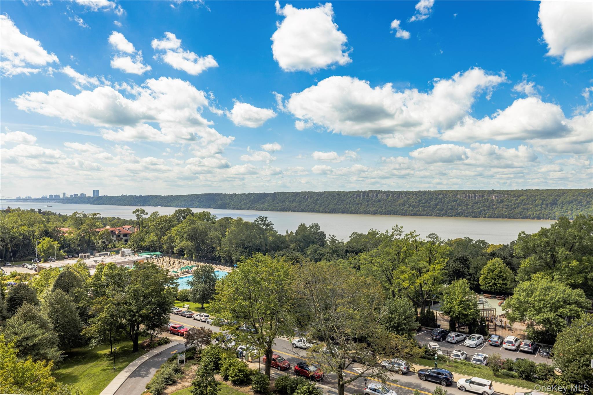 5800 Arlington Avenue, Unit 9P photo 8