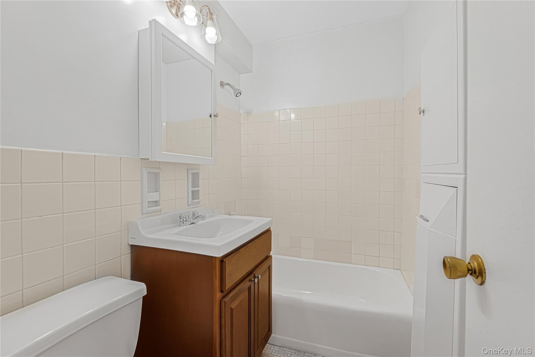 5800 Arlington Avenue, Unit 9P photo 7