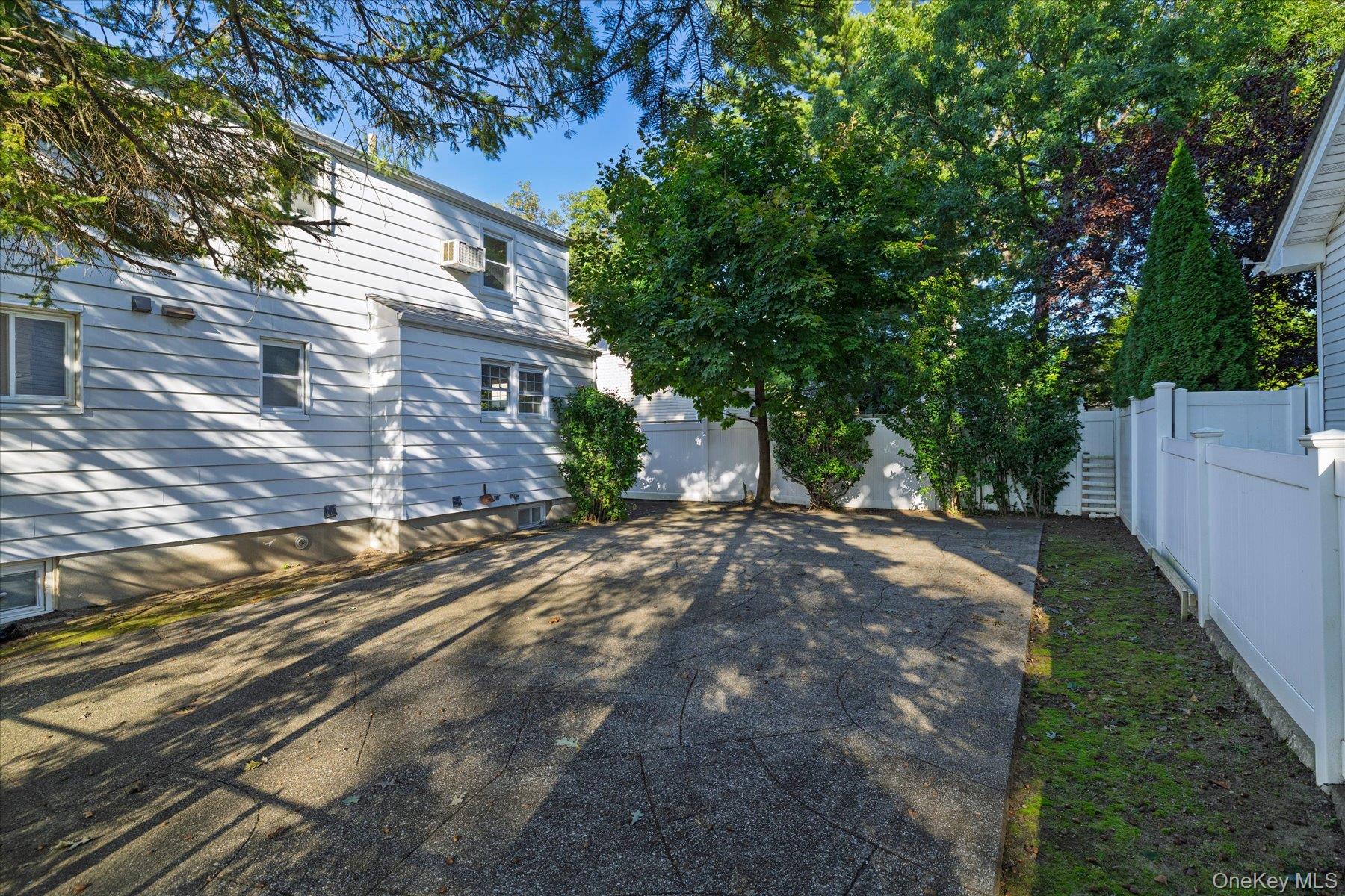415 Whitehall Street – For Sale photo 23