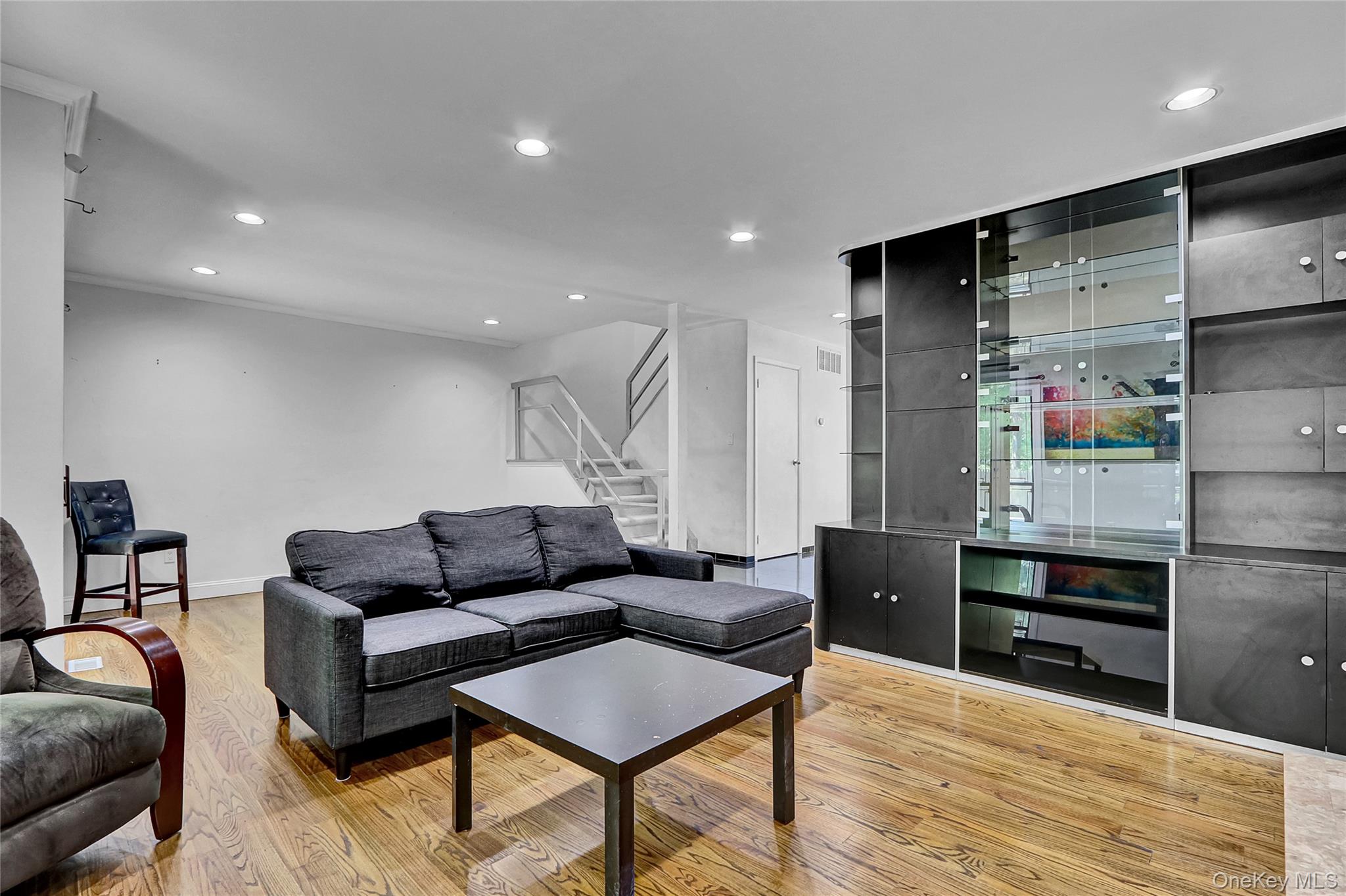 18 Villas Circle – For Rent photo 6