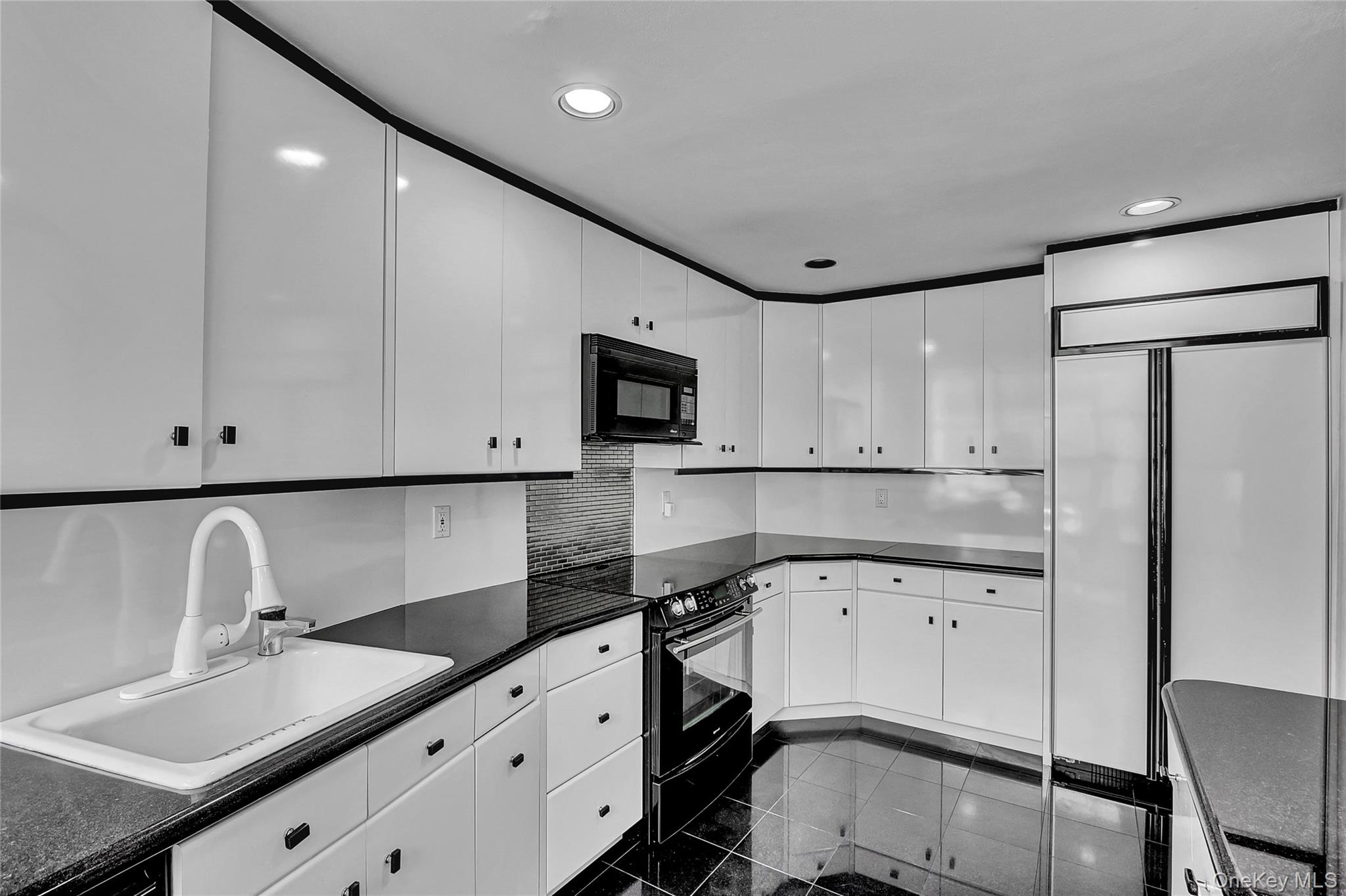 18 Villas Circle – For Rent photo 4