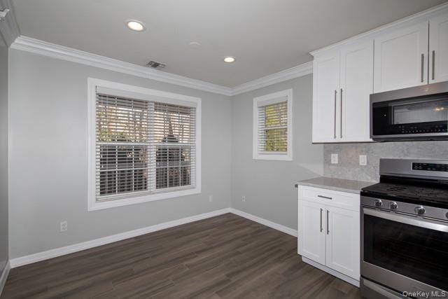 300 Village Green Drive, Unit 180 photo 4