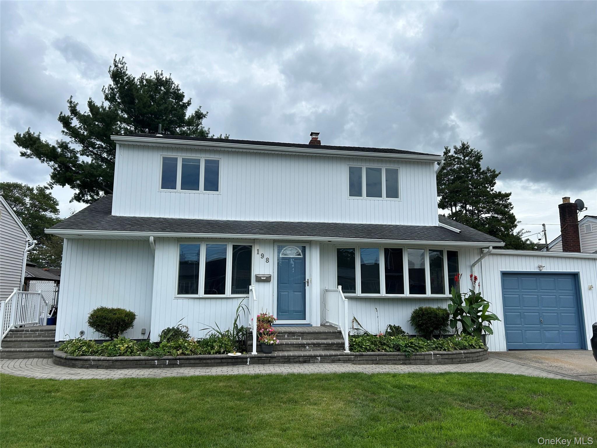 198 Dartmouth Drive – For Sale