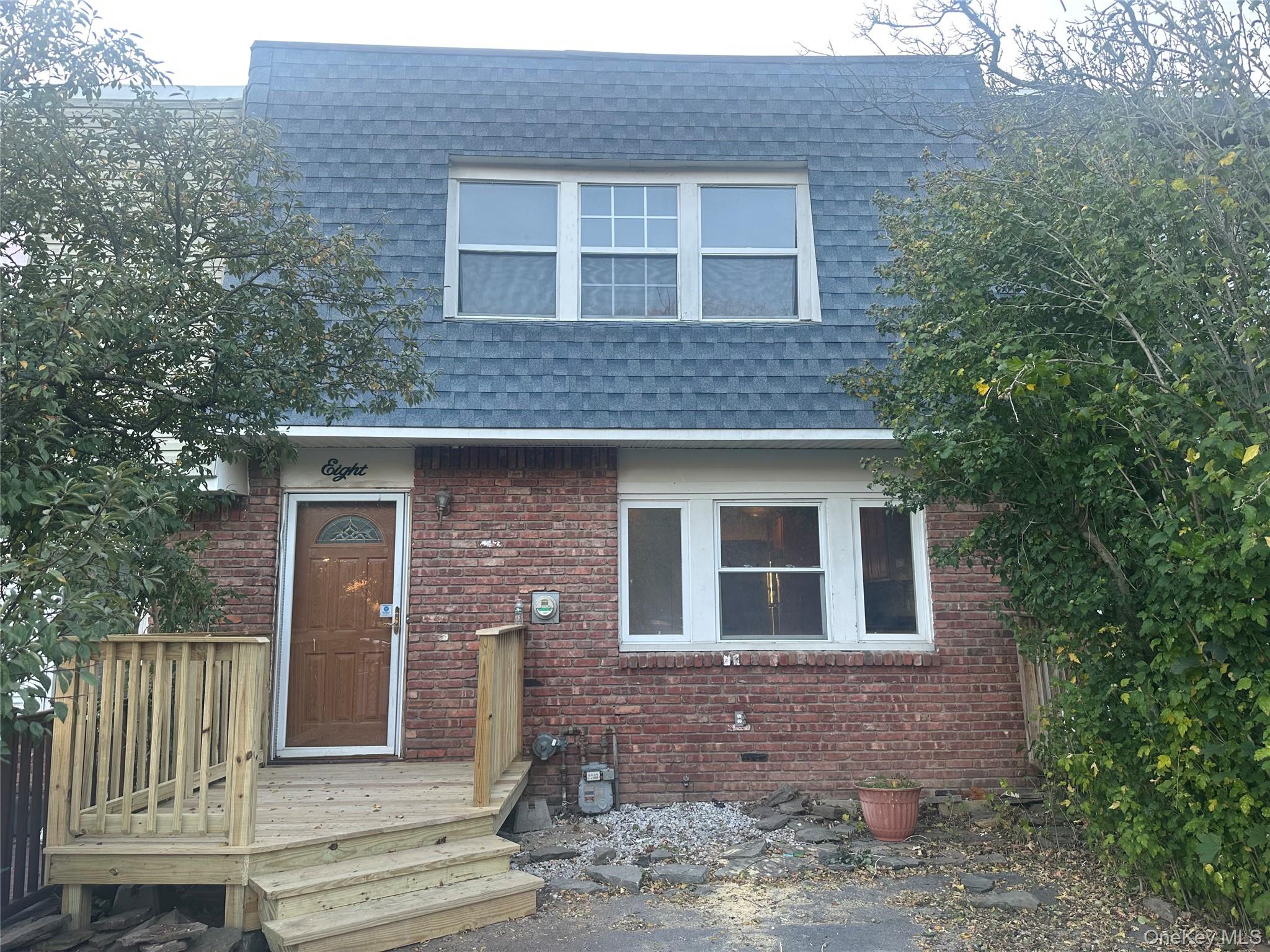 8 Patio Road – For Rent
