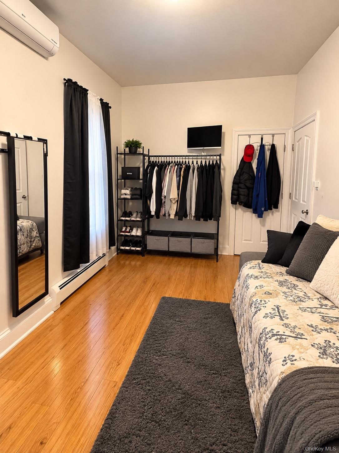 662 E 52nd Street – For Sale photo 6