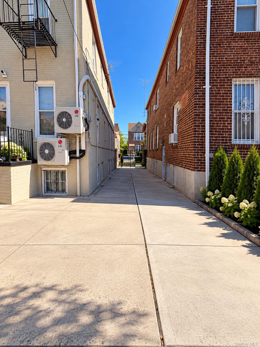 662 E 52nd Street – For Sale photo 24