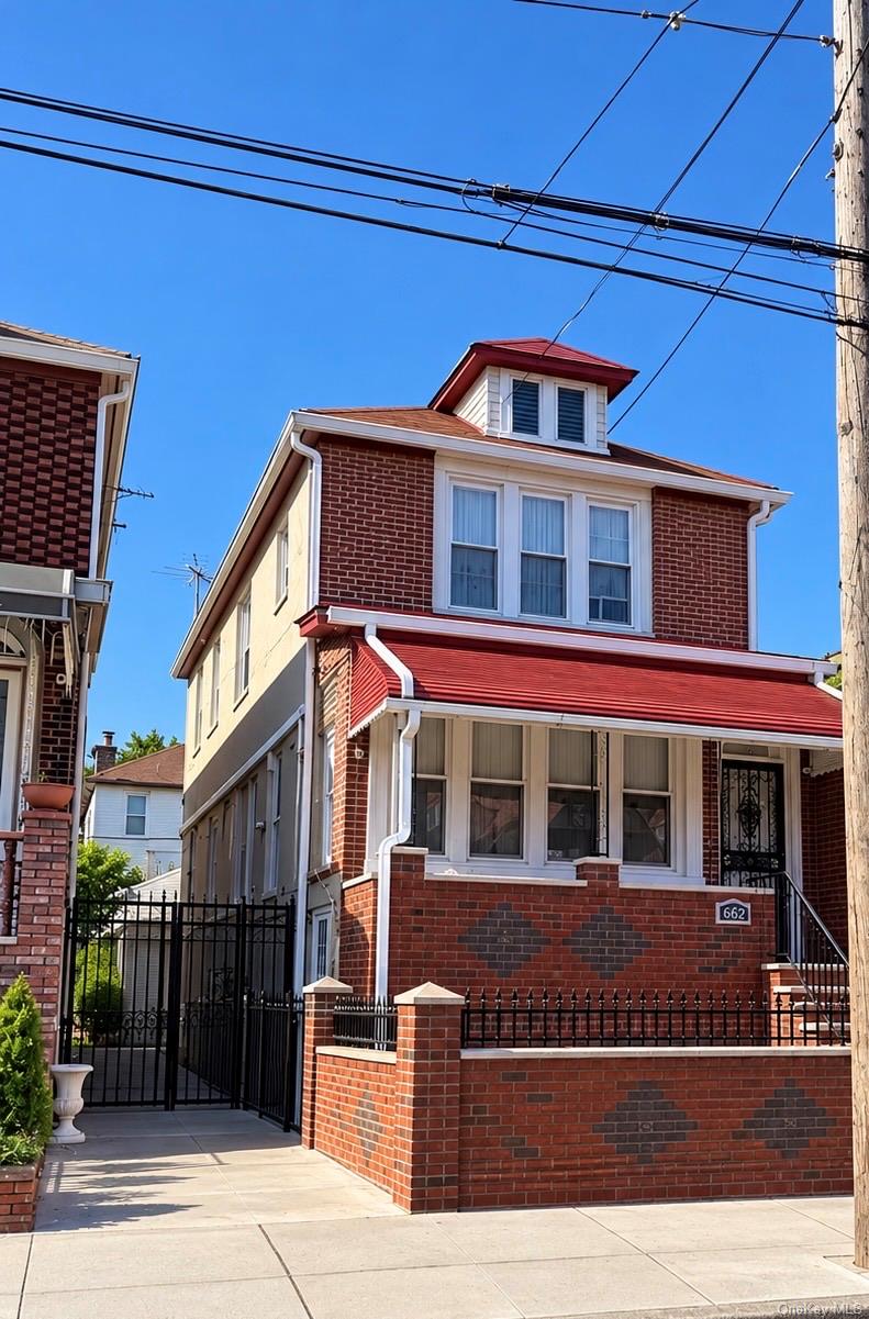 662 E 52nd Street – For Sale