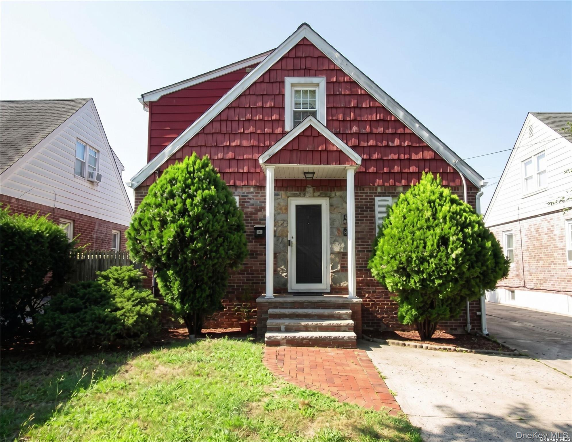 136 Henry Street – For Sale