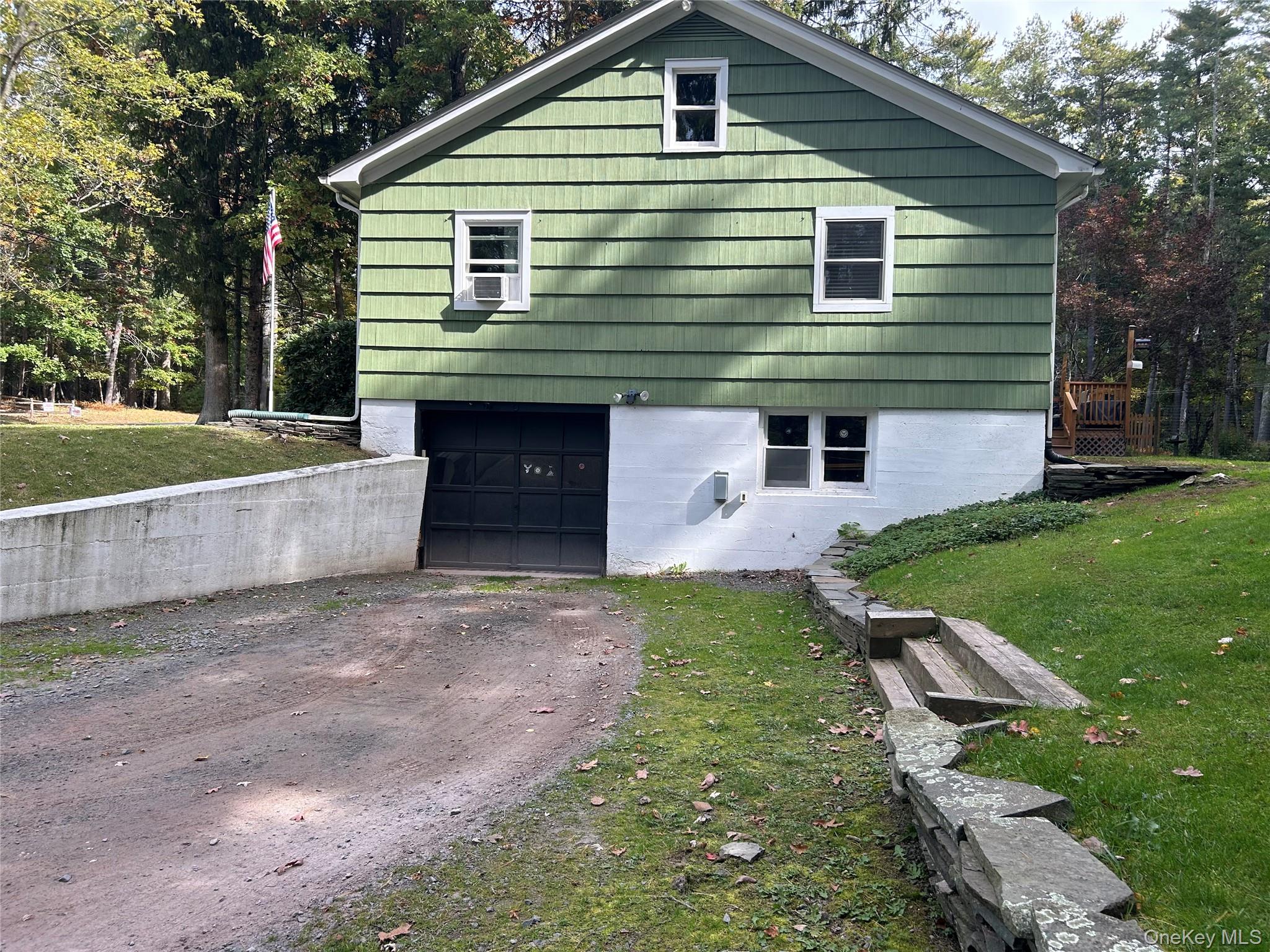 181 Eldred Yulan Road – For Sale