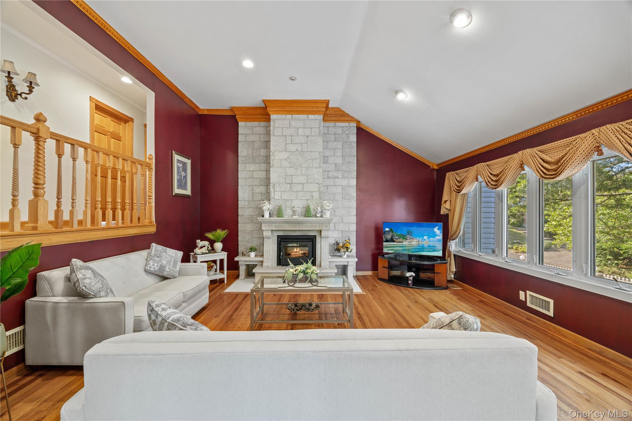 81 Avondale Road – For Sale photo 3