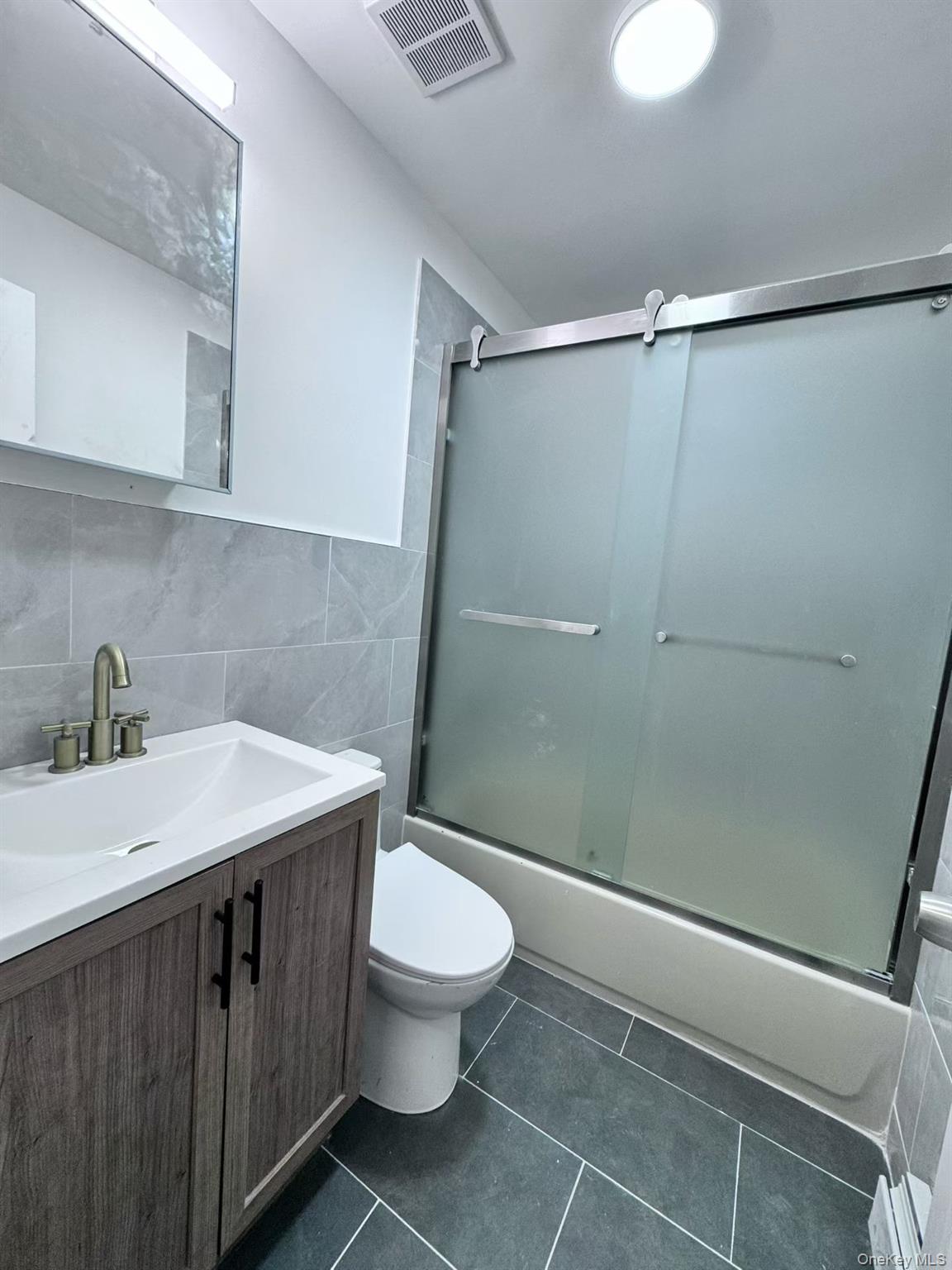 4521 Robinson Street, Unit 1 photo 2