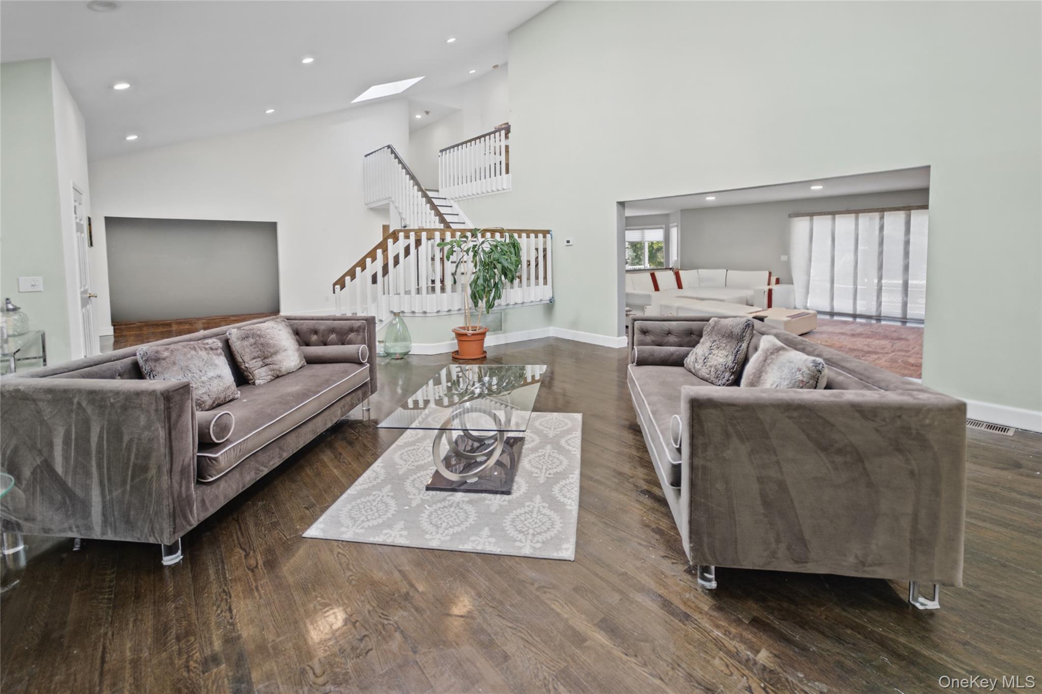 17 Scenic View Court W – For Sale photo 3