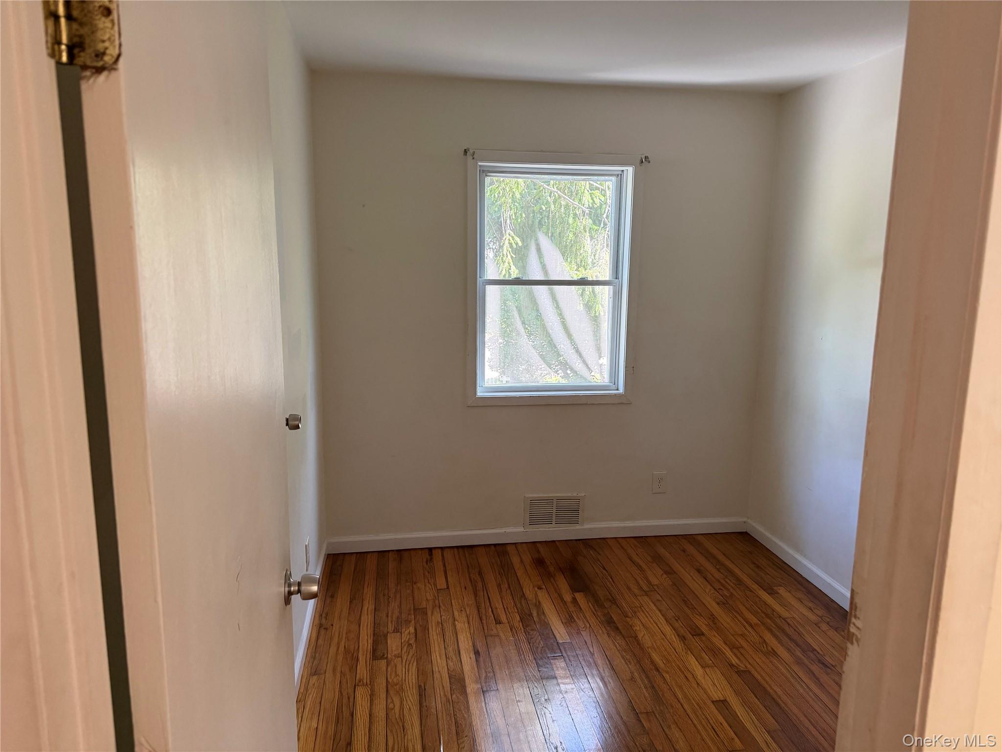 748 Doane Avenue – For Sale photo 10