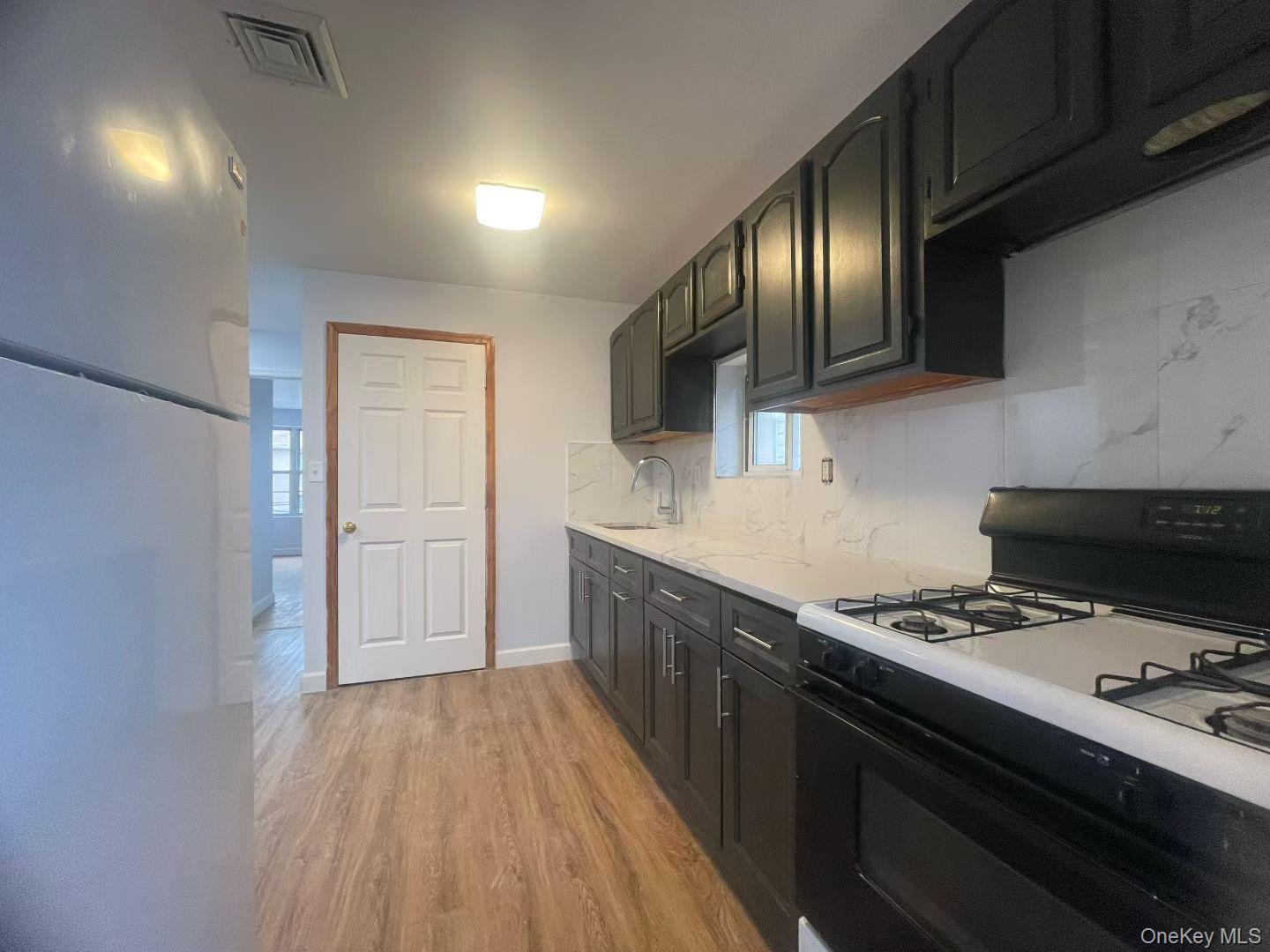 14916 Barclay Avenue – For Rent photo 9