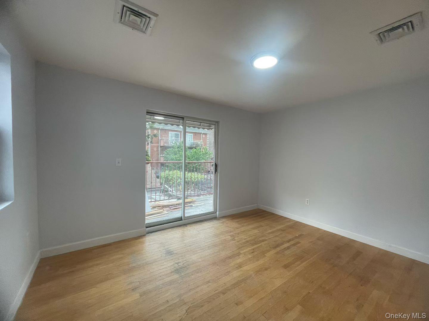14916 Barclay Avenue – For Rent photo 8