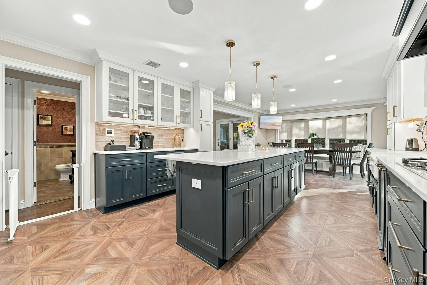26 Astro Place – For Sale photo 8