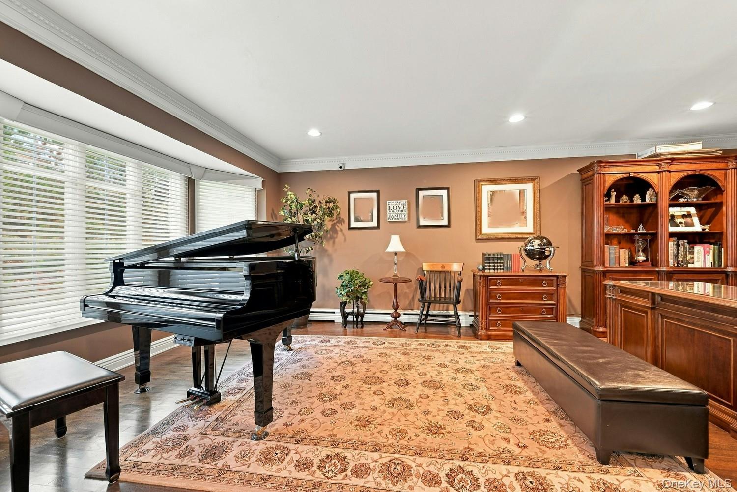 26 Astro Place – For Sale photo 5
