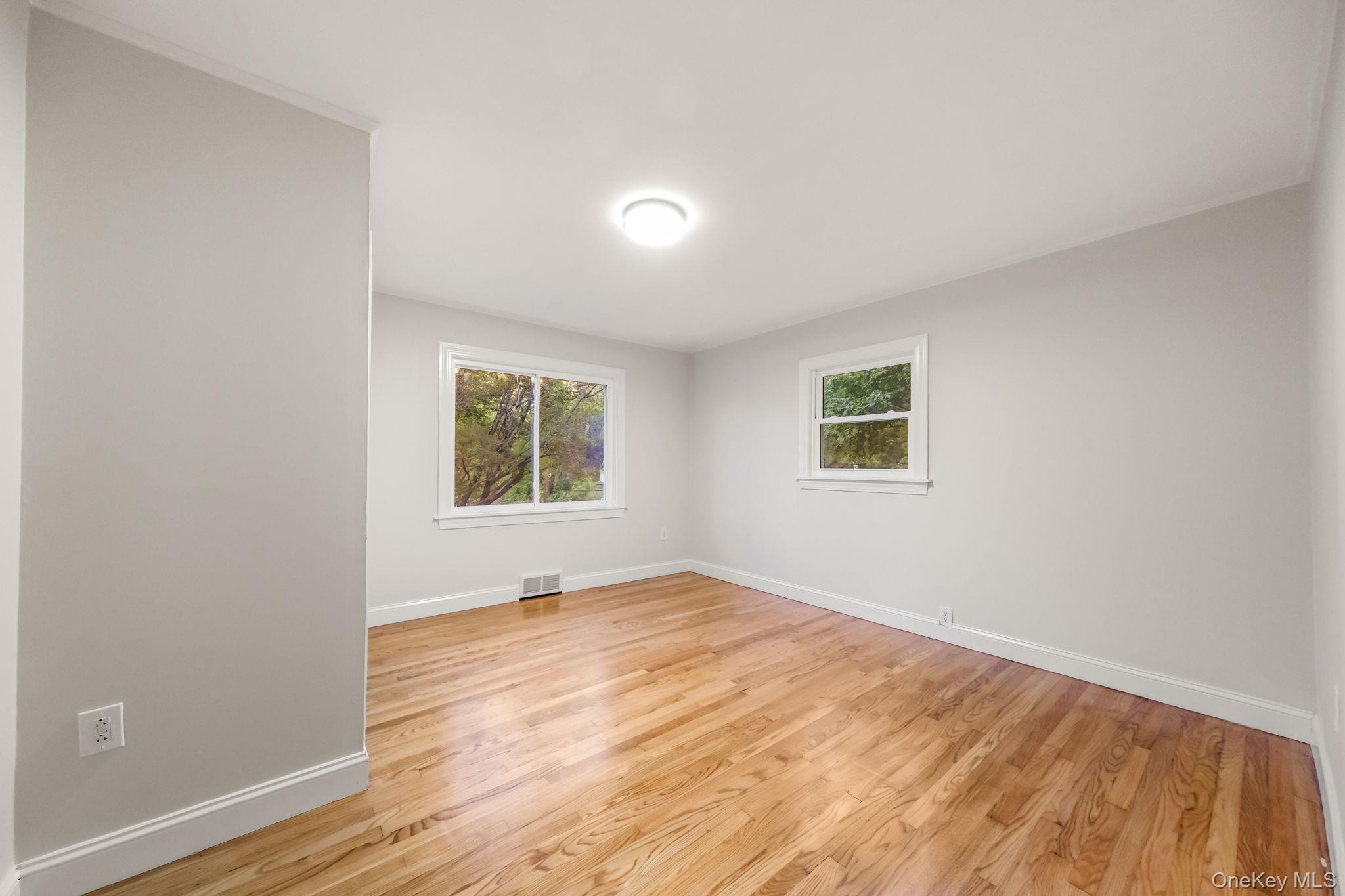 16 Knollwood Road – For Sale photo 11