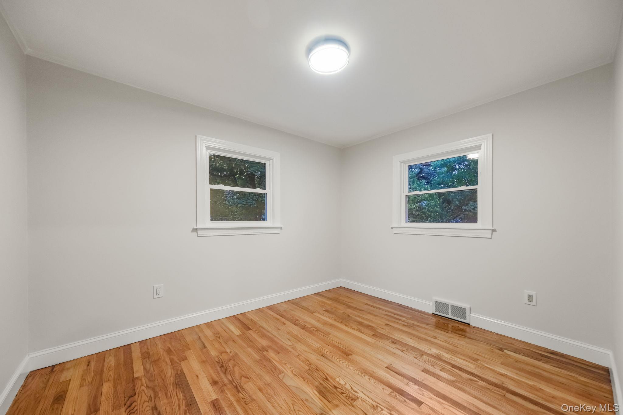 16 Knollwood Road – For Sale photo 13