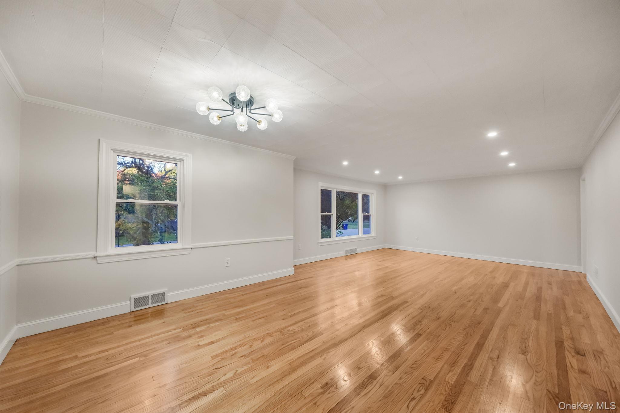 16 Knollwood Road – For Sale photo 6