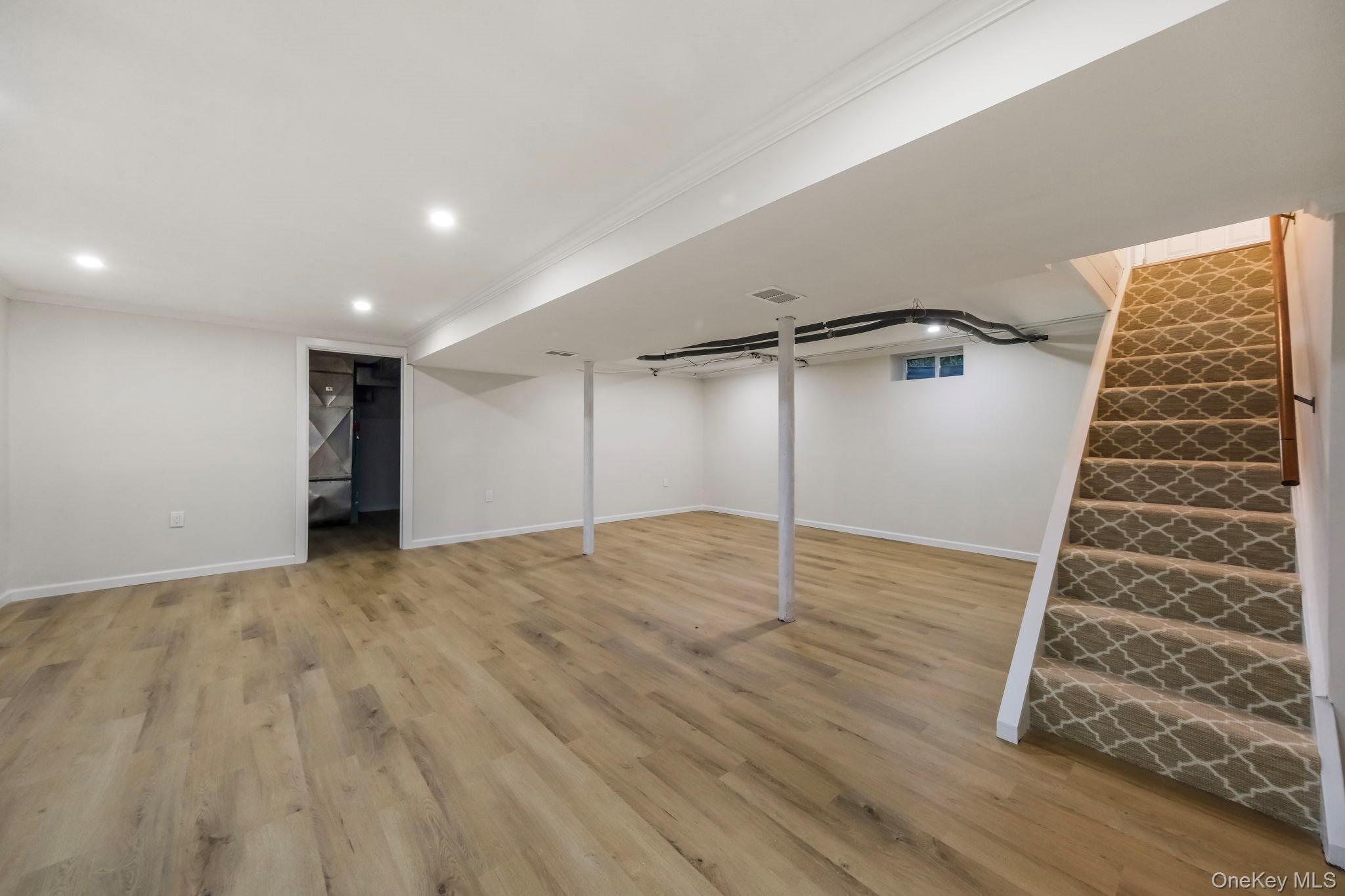 16 Knollwood Road – For Sale photo 22