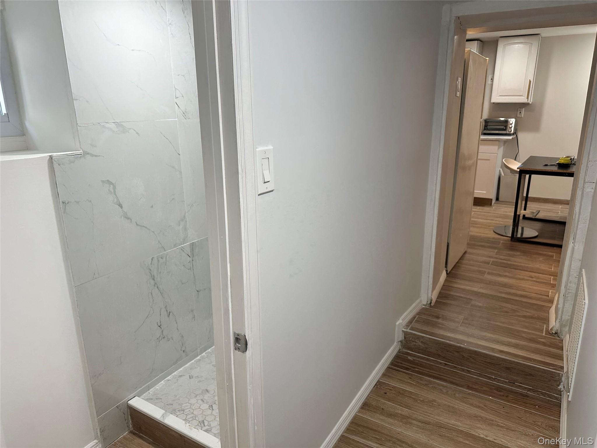 245 Glenhill Avenue, Unit Room 1 photo 7