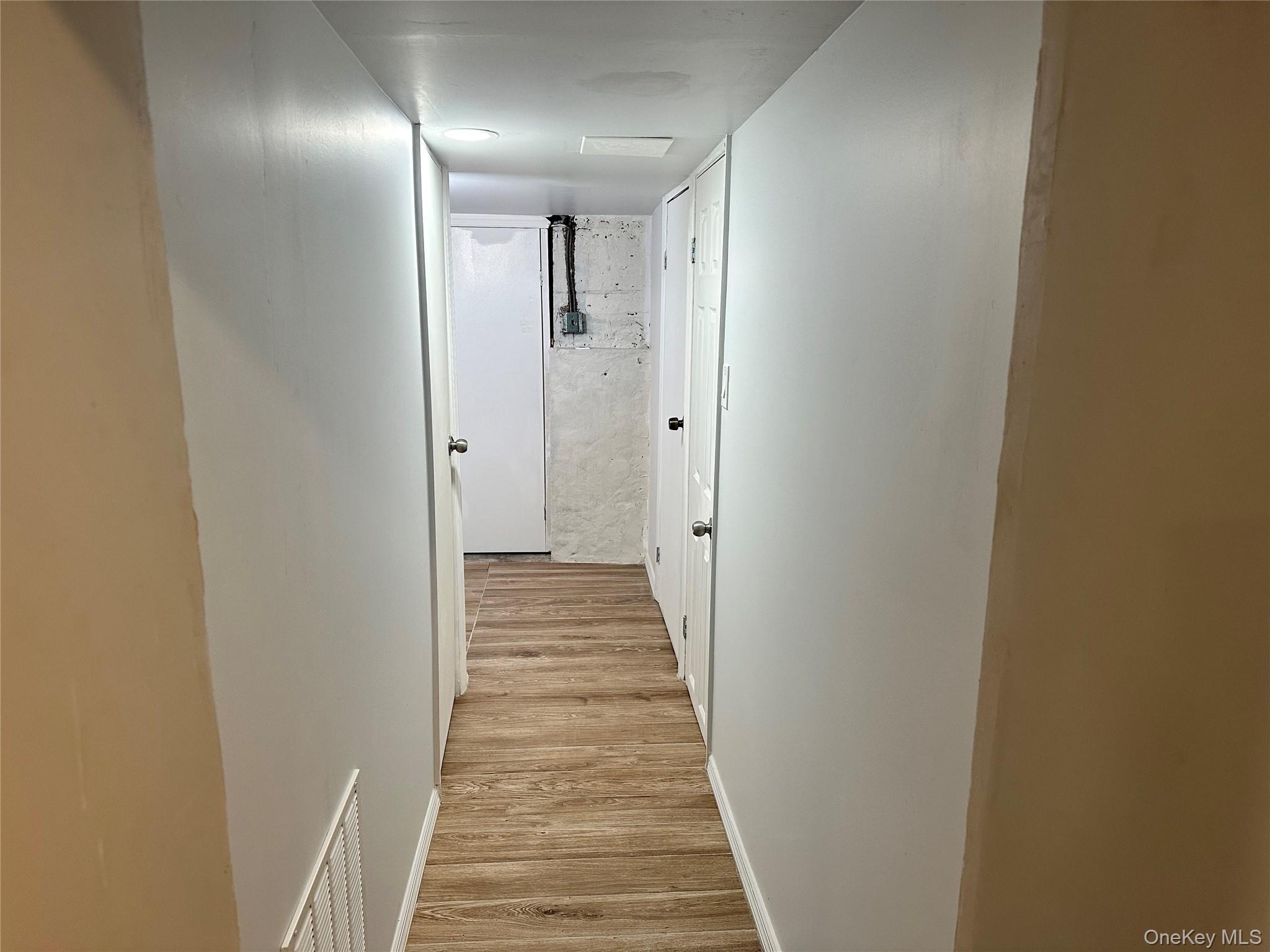 245 Glenhill Avenue, Unit Room 1 photo 5