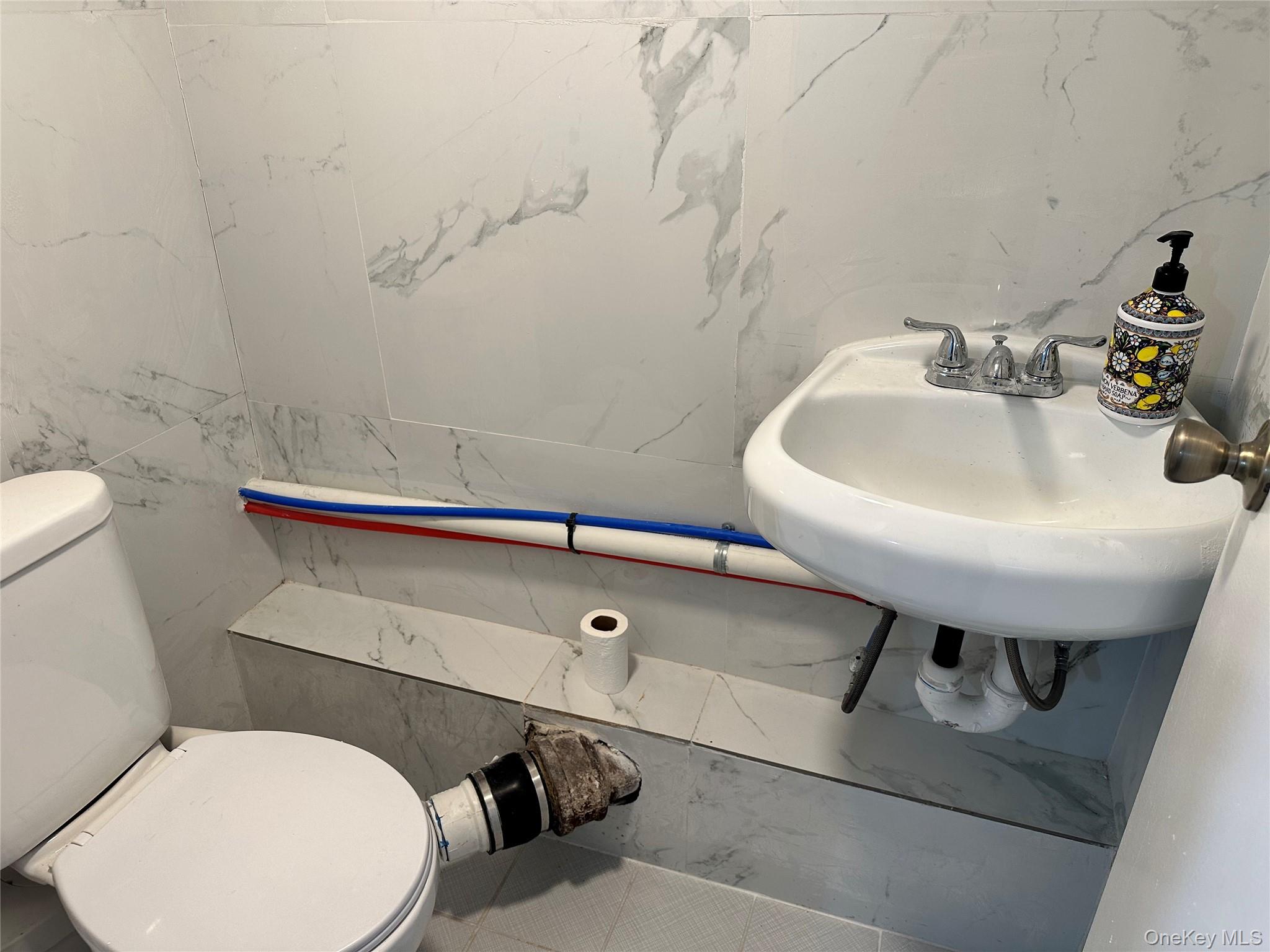 245 Glenhill Avenue, Unit Room 1 photo 9
