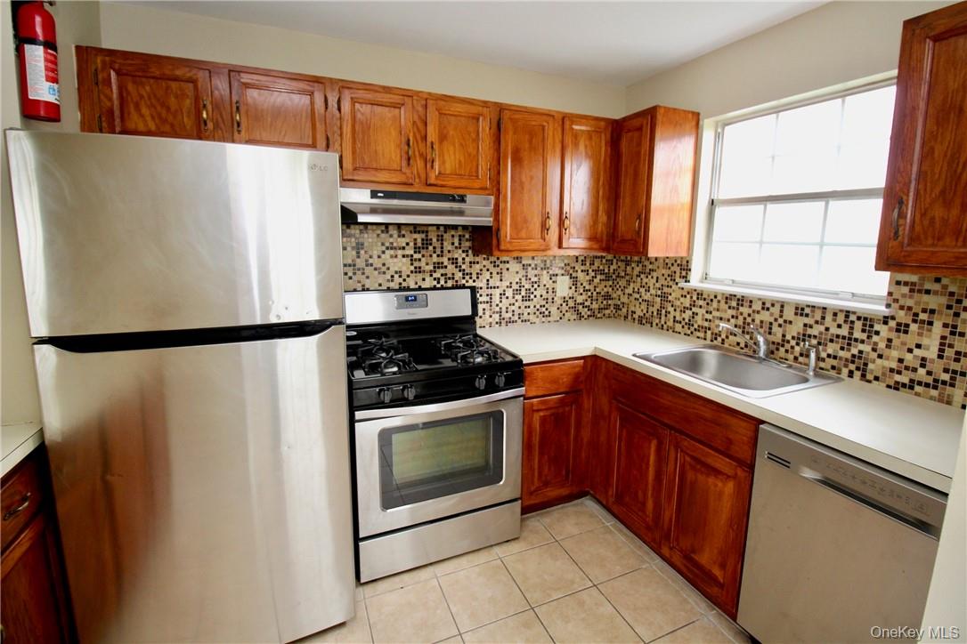 25 Lexington Hill, Unit 10 photo 5