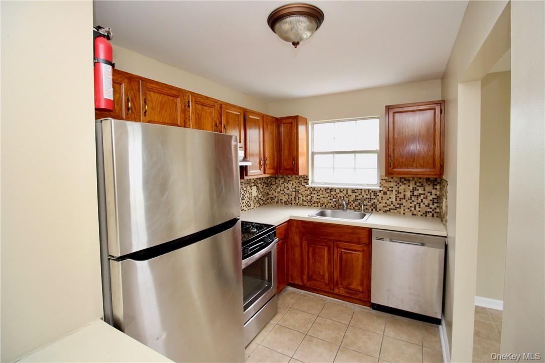 25 Lexington Hill, Unit 10 photo 6