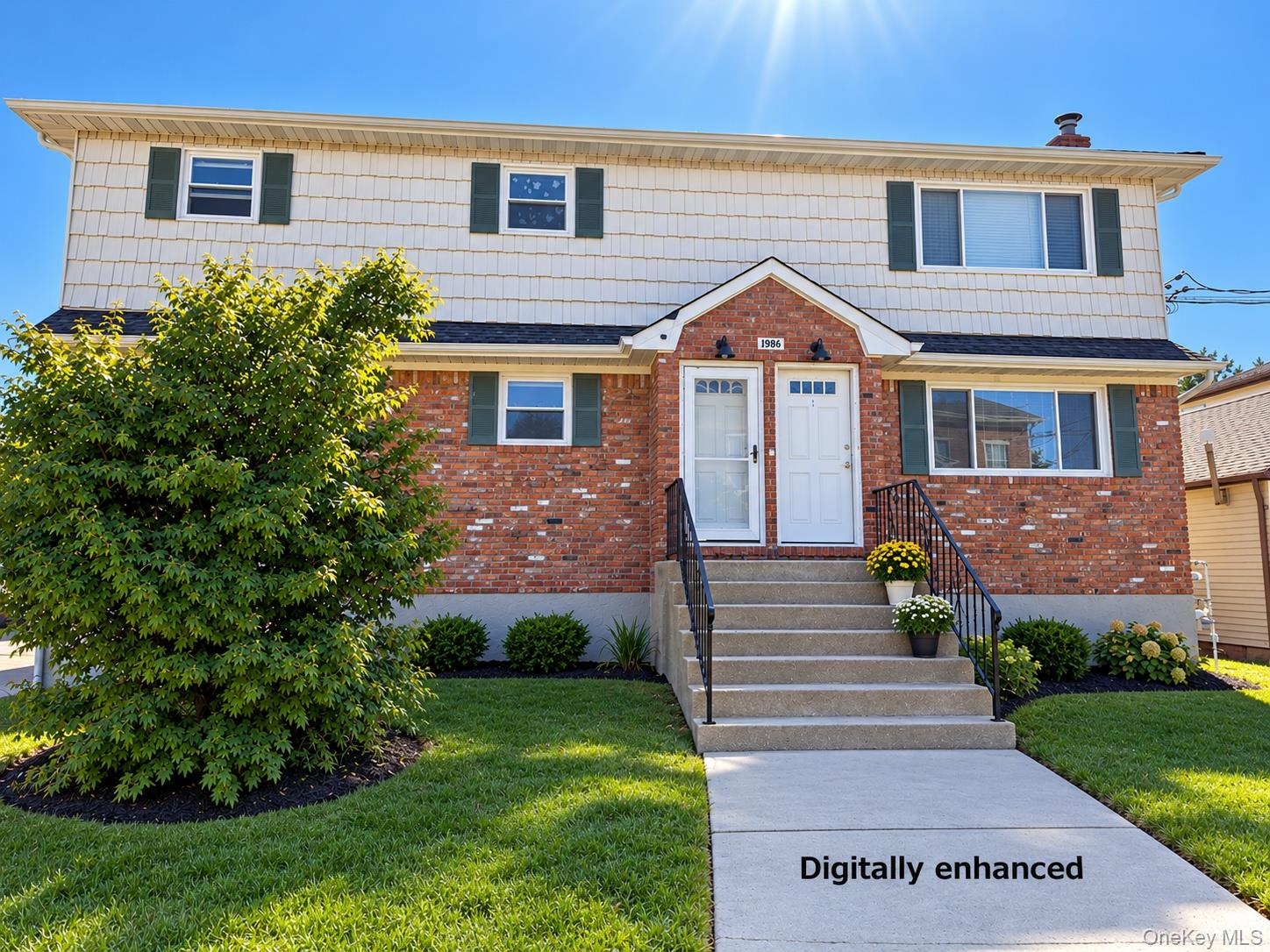 1986 Oakwood Avenue – For Sale