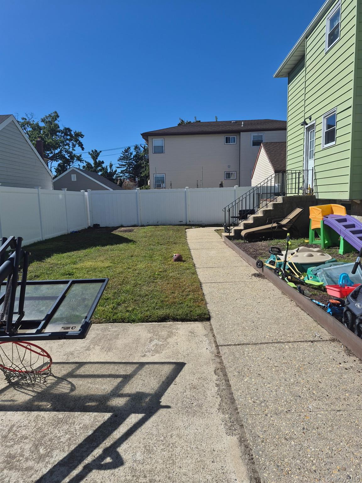 1986 Oakwood Avenue – For Sale photo 6