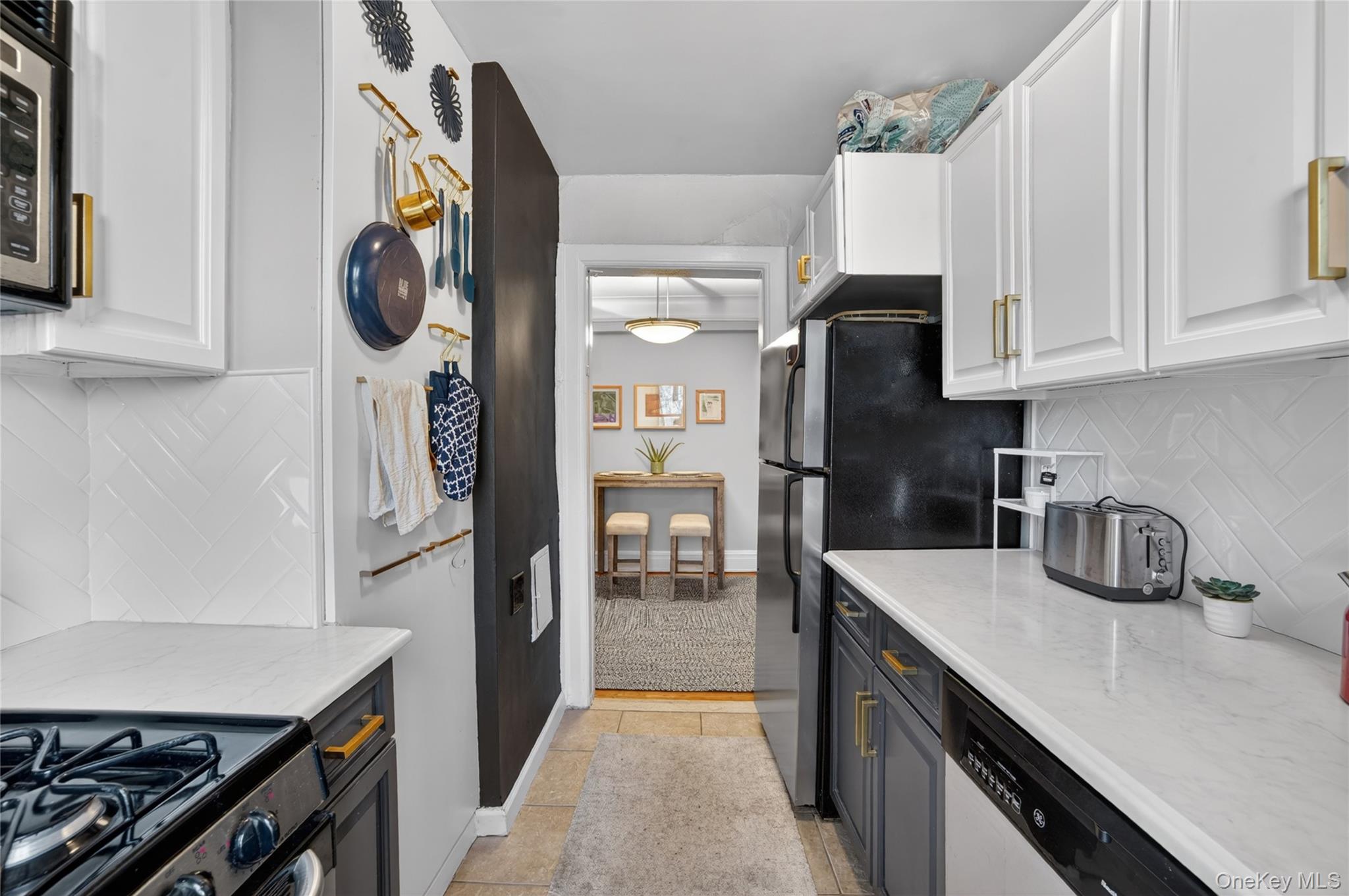 42 Pondfield Road W, Unit 4 F photo 20