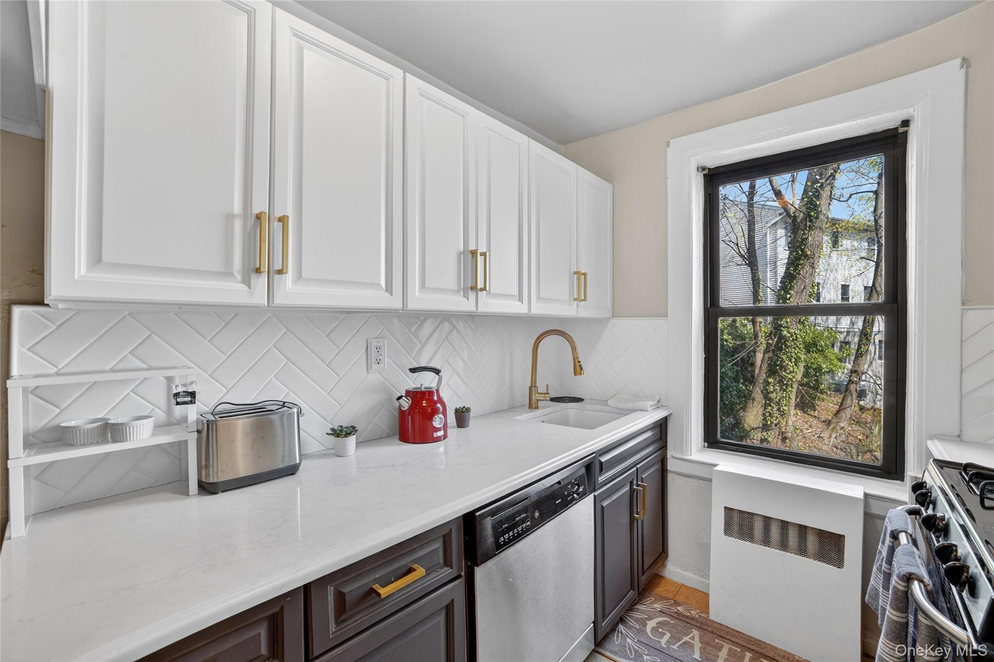 42 Pondfield Road W, Unit 4 F photo 15