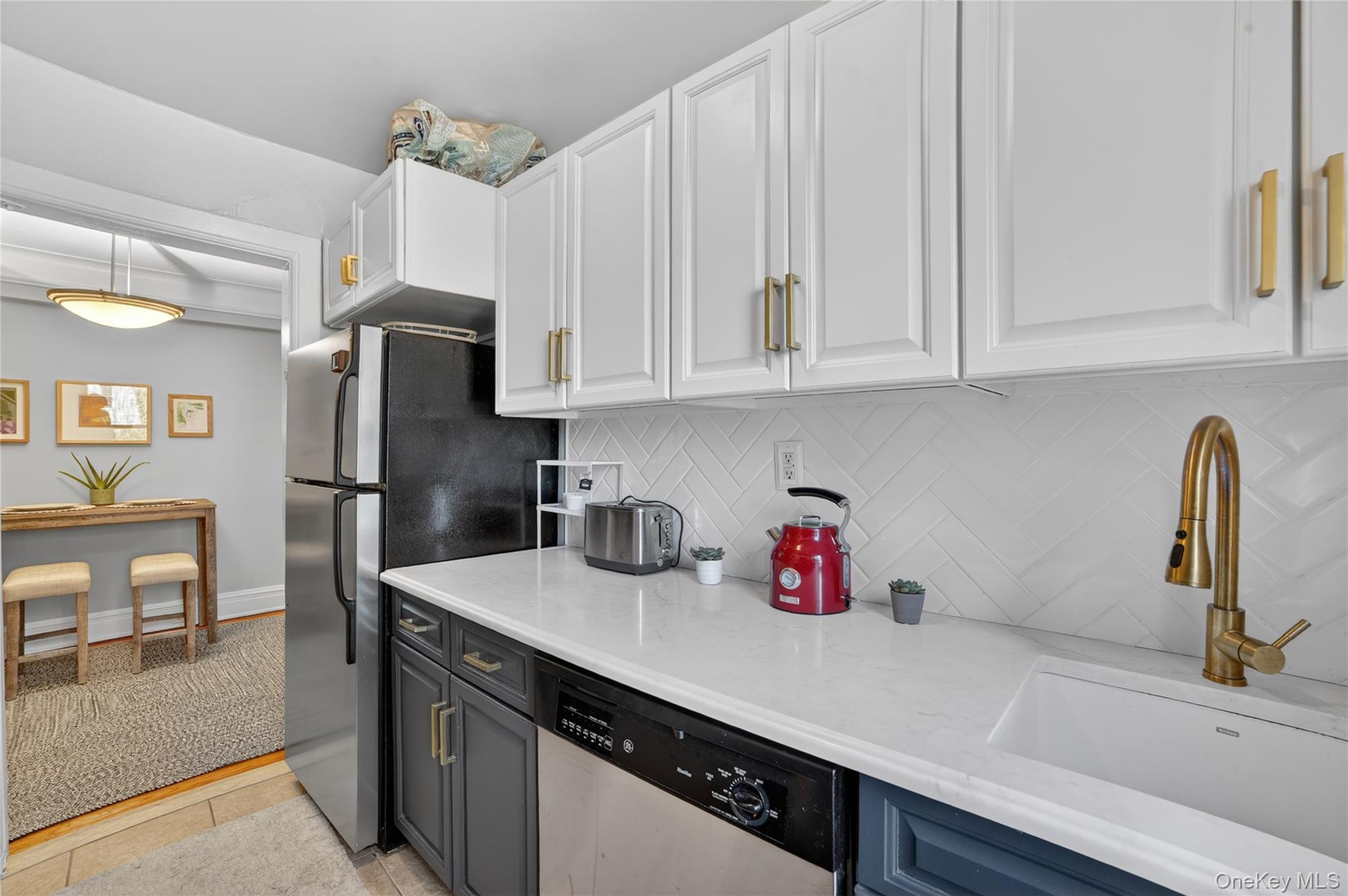42 Pondfield Road W, Unit 4 F photo 19