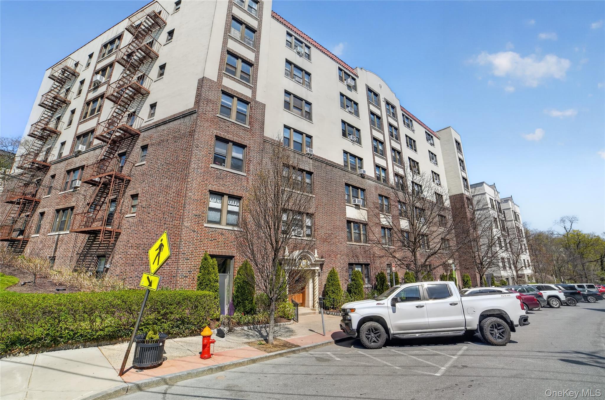 42 Pondfield Road W, Unit 4 F
