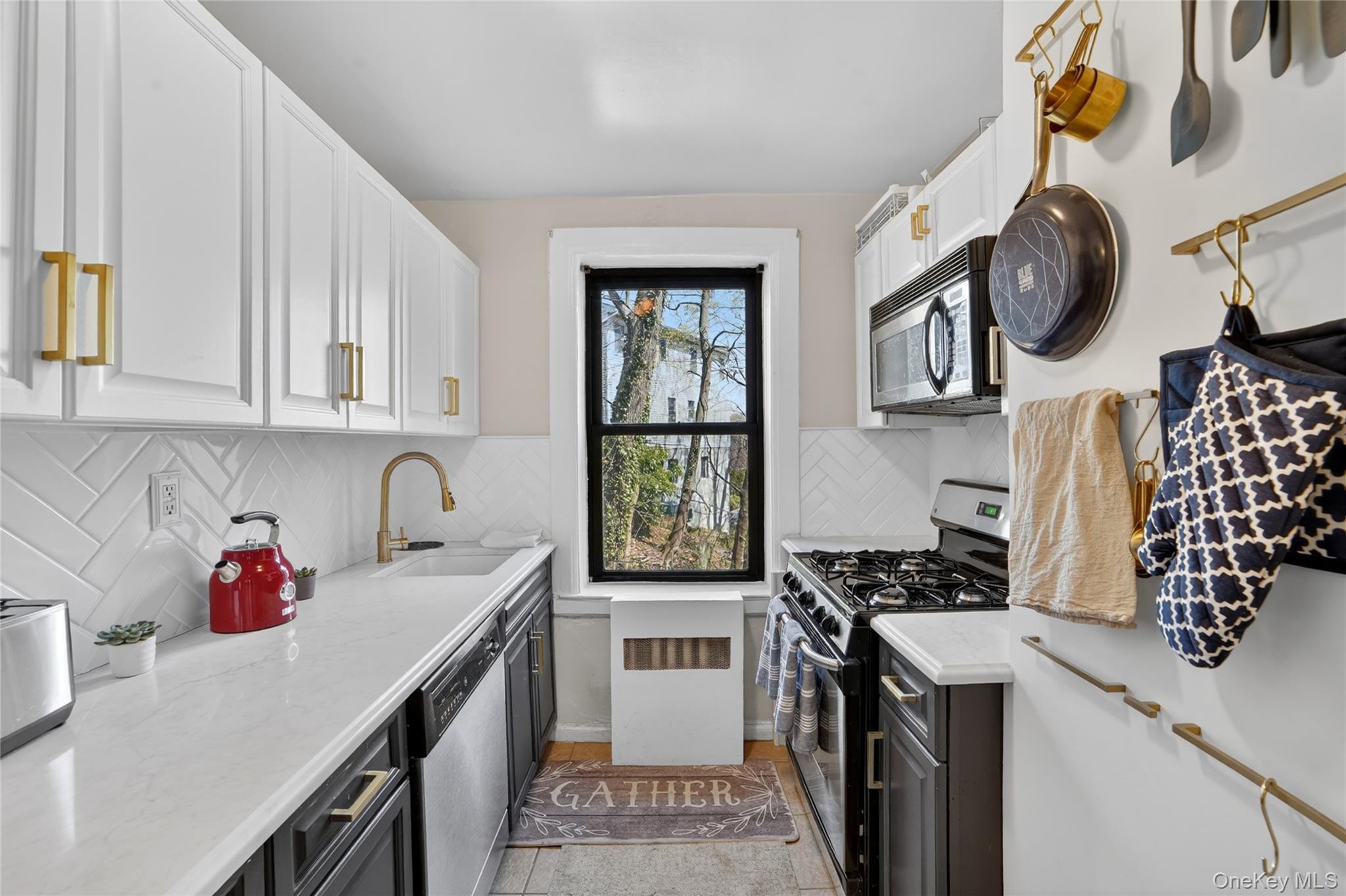 42 Pondfield Road W, Unit 4 F photo 16