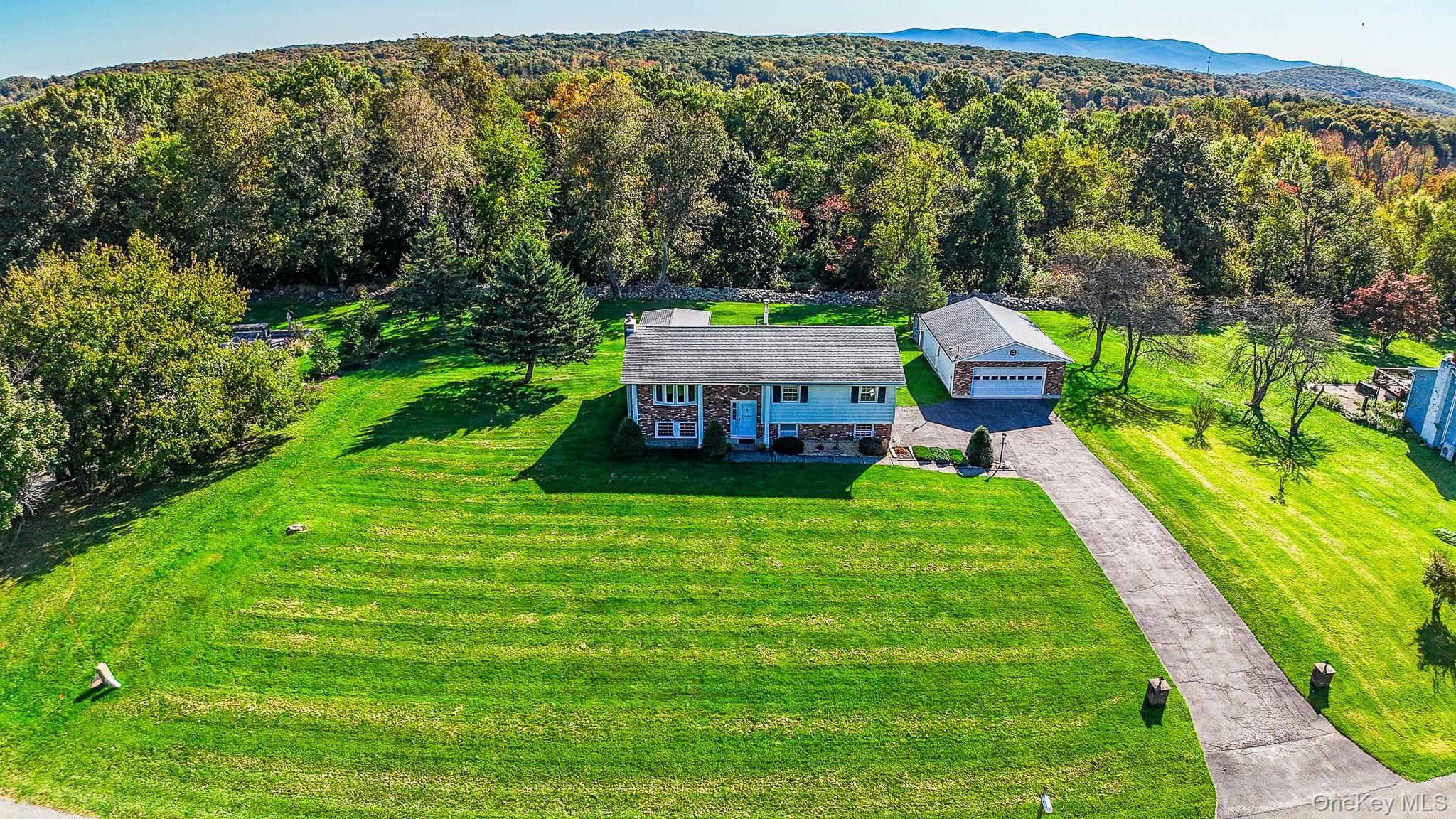 8 Gunsch Estate Drive – For Sale photo 2