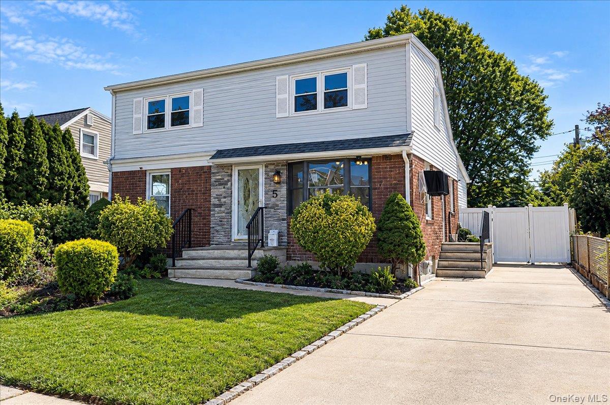 5 Edward Avenue – For Sale
