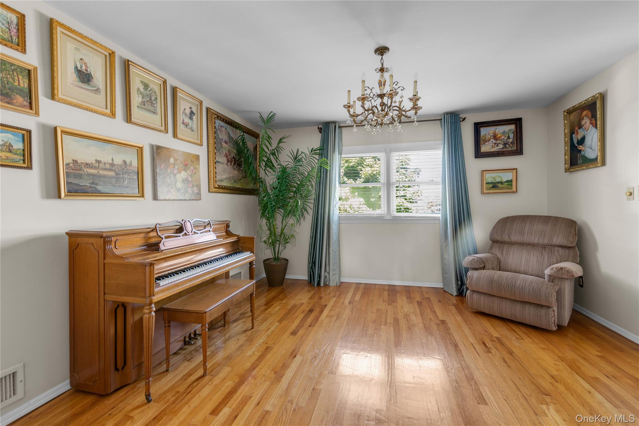 141-79 11th Avenue – For Sale photo 6