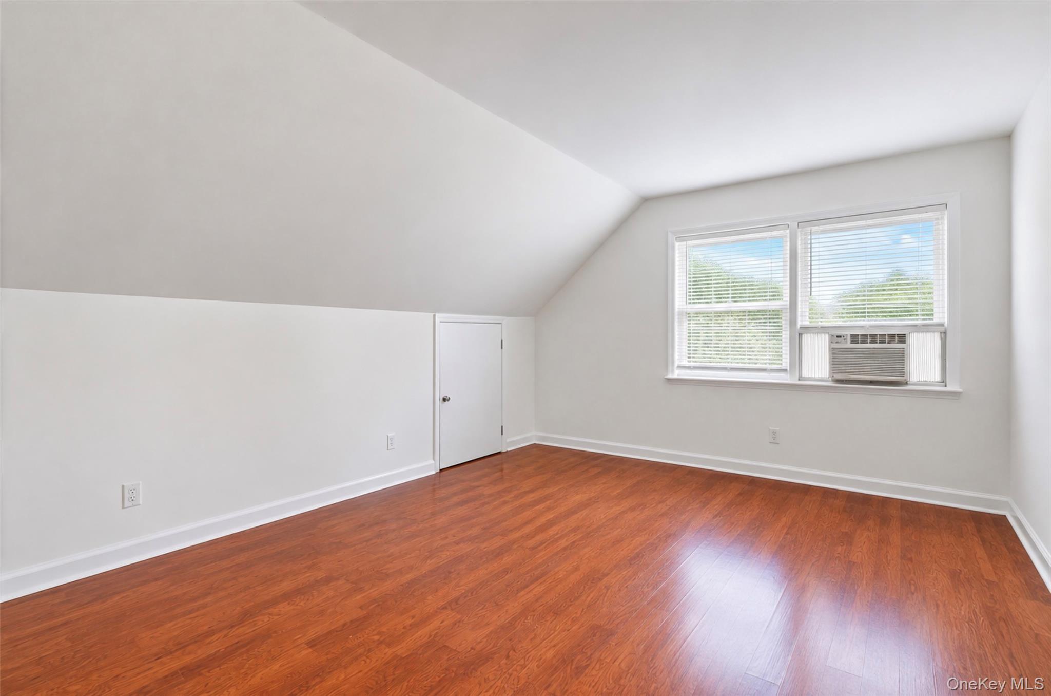 36 Suffern Lane – For Sale photo 33