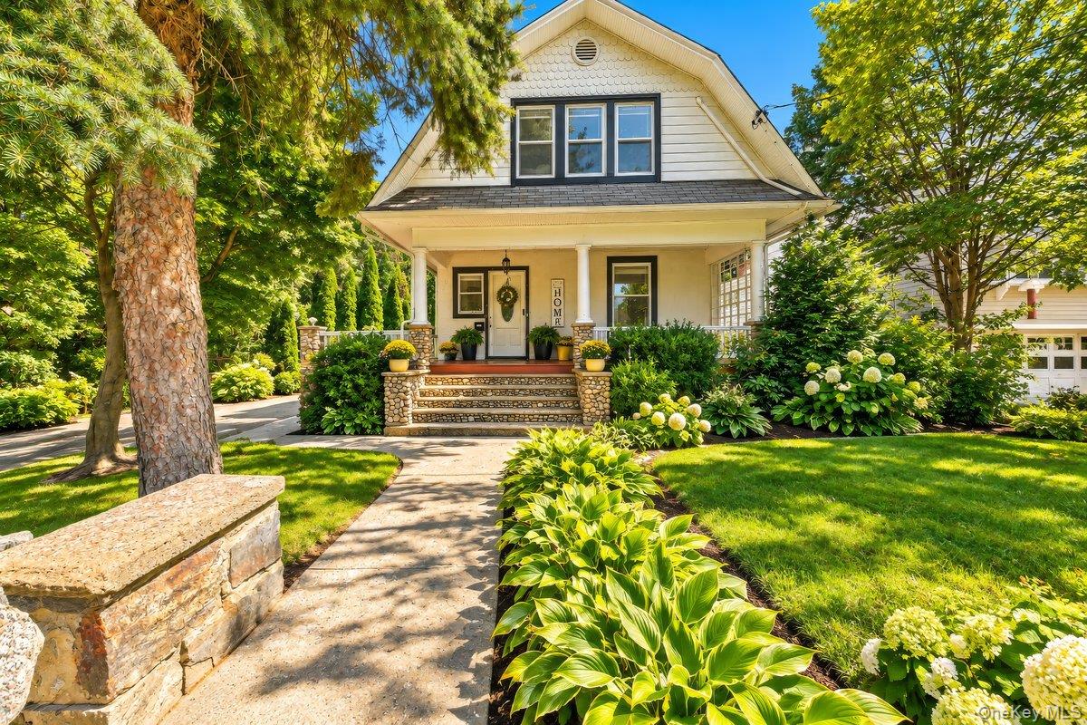 737 Bradley Street – For Sale