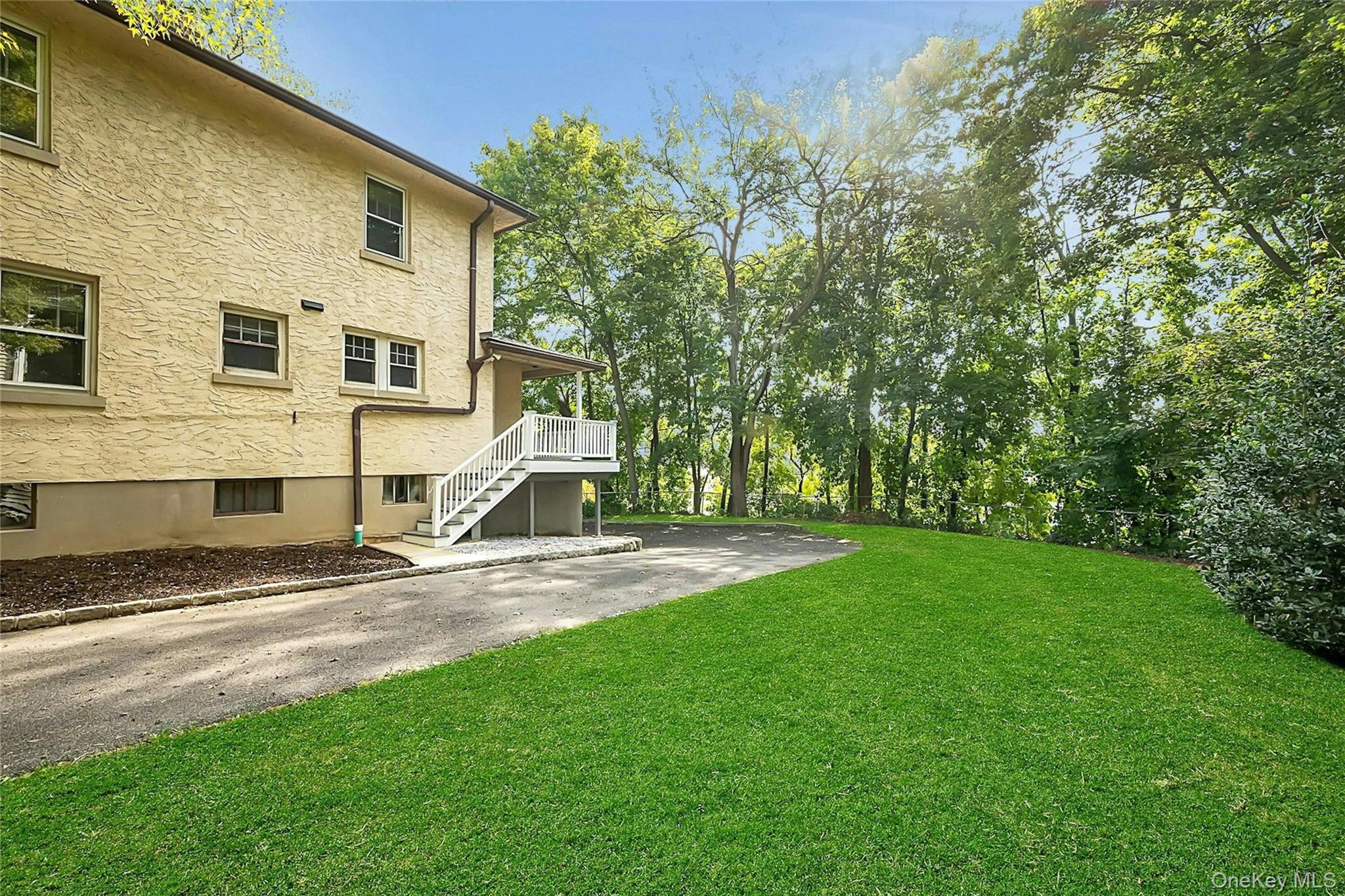 7 Holland Avenue – For Sale photo 3