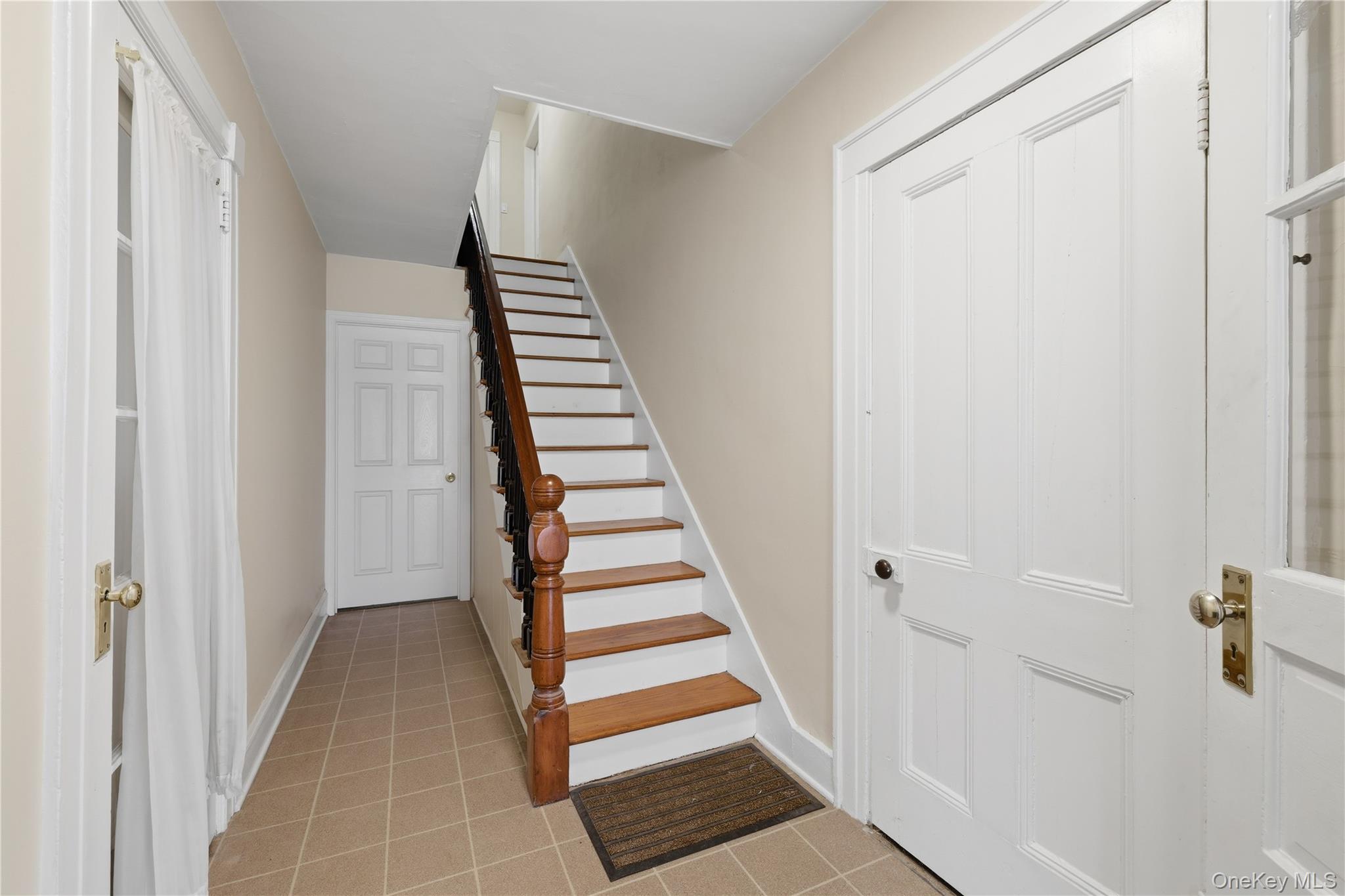170 Old East Neck Road – For Rent photo 5