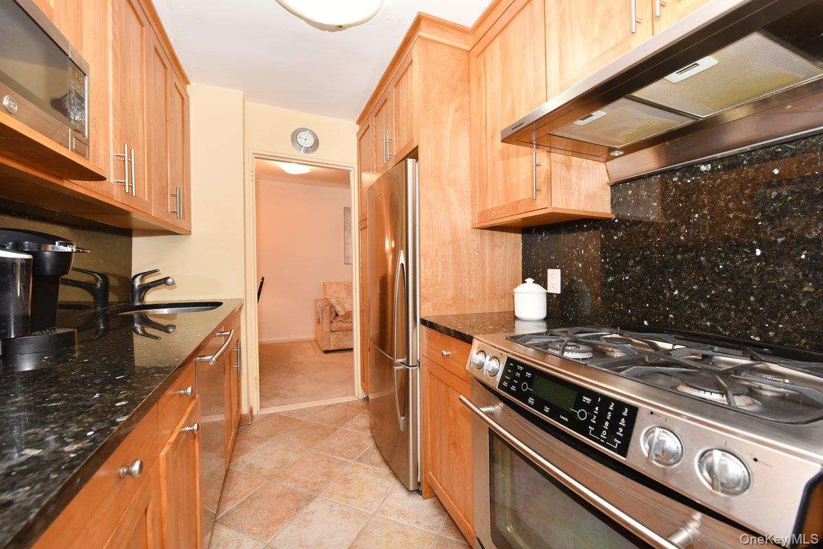 6 Birchwood Court, Unit 3F photo 9