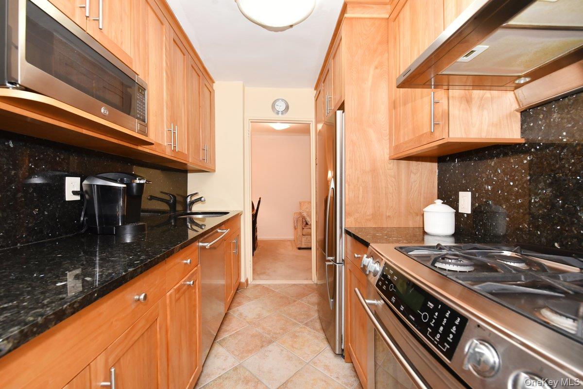 6 Birchwood Court, Unit 3F photo 10