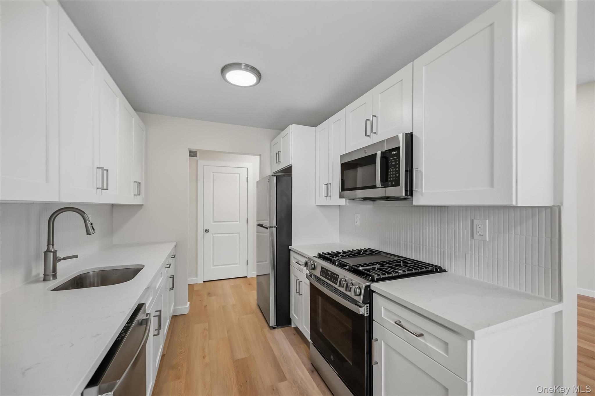 100 Hillside Drive, Unit B10 photo 11