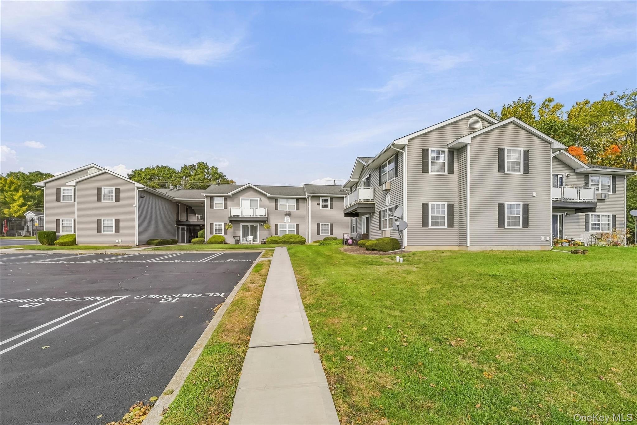 100 Hillside Drive, Unit B10 photo 3