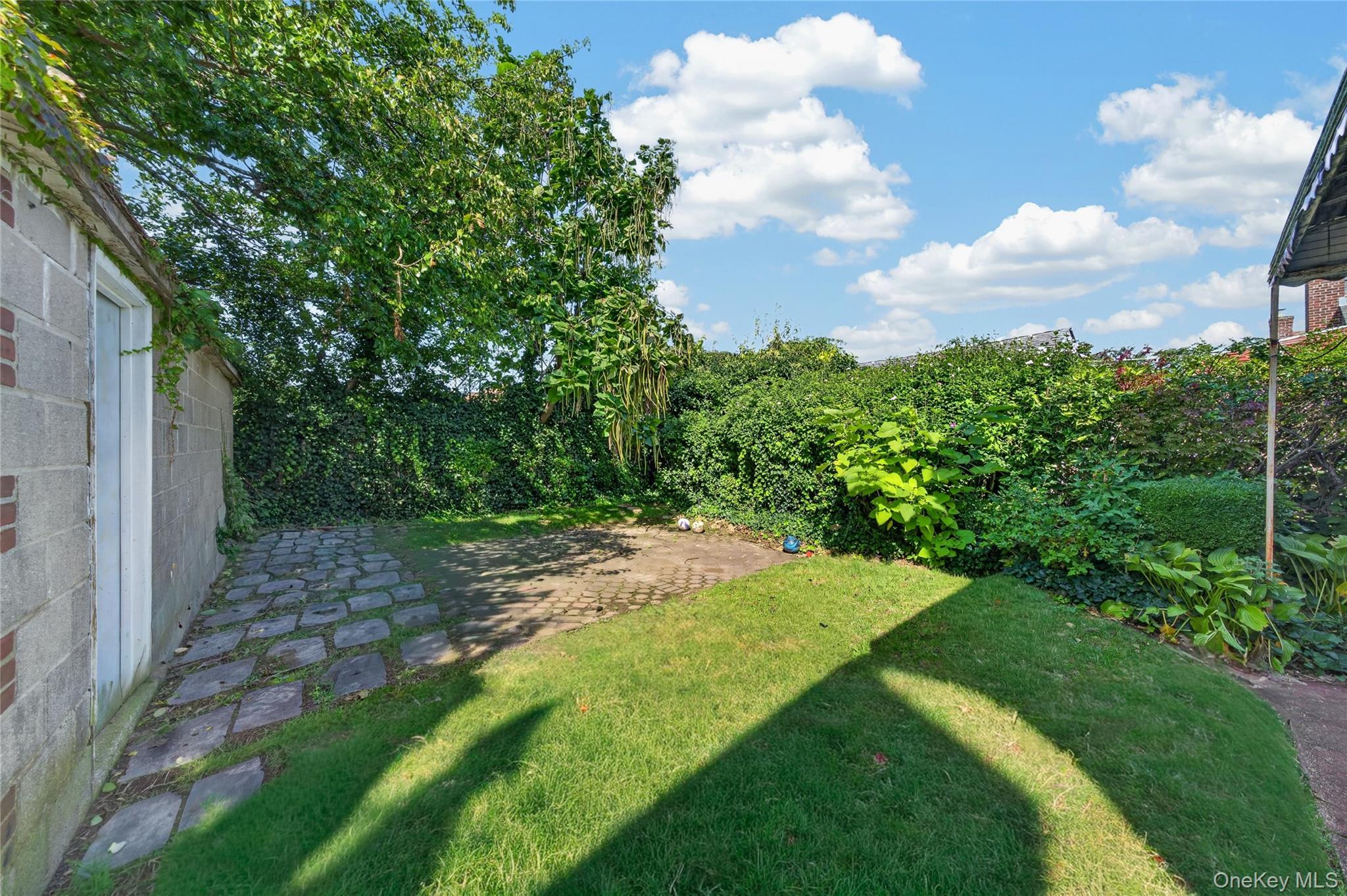 31 Circle Drive W – For Sale photo 19